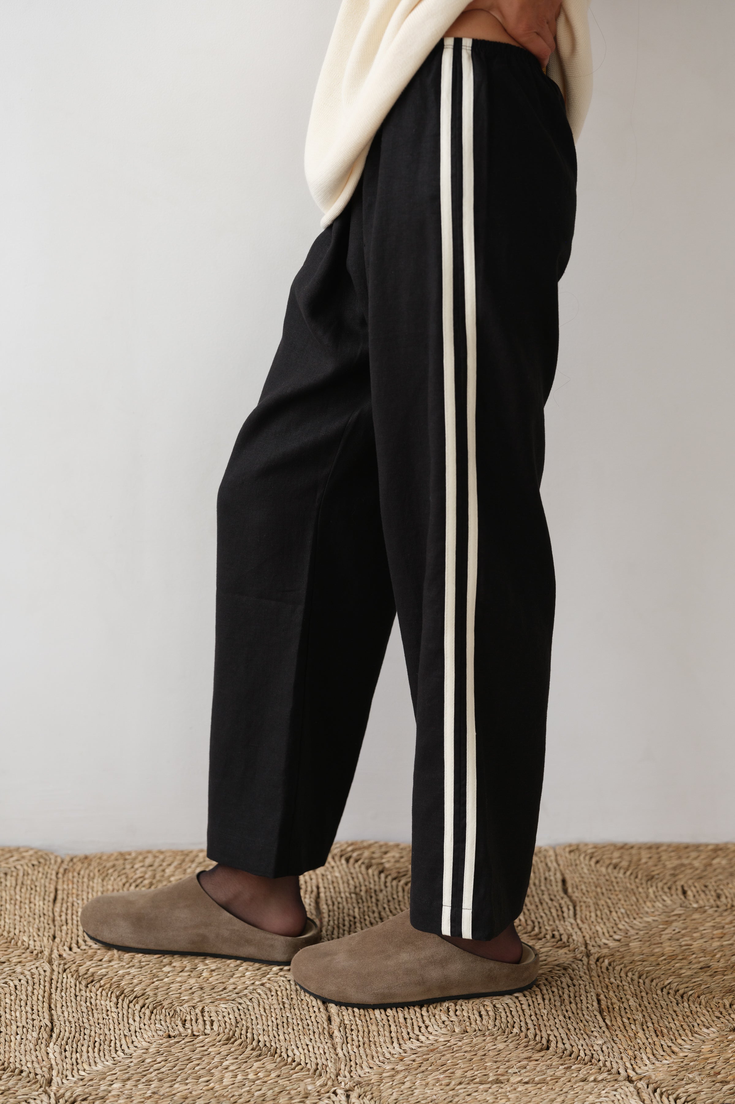 The Linen Crop Racer Stripe Pant – Sojourn